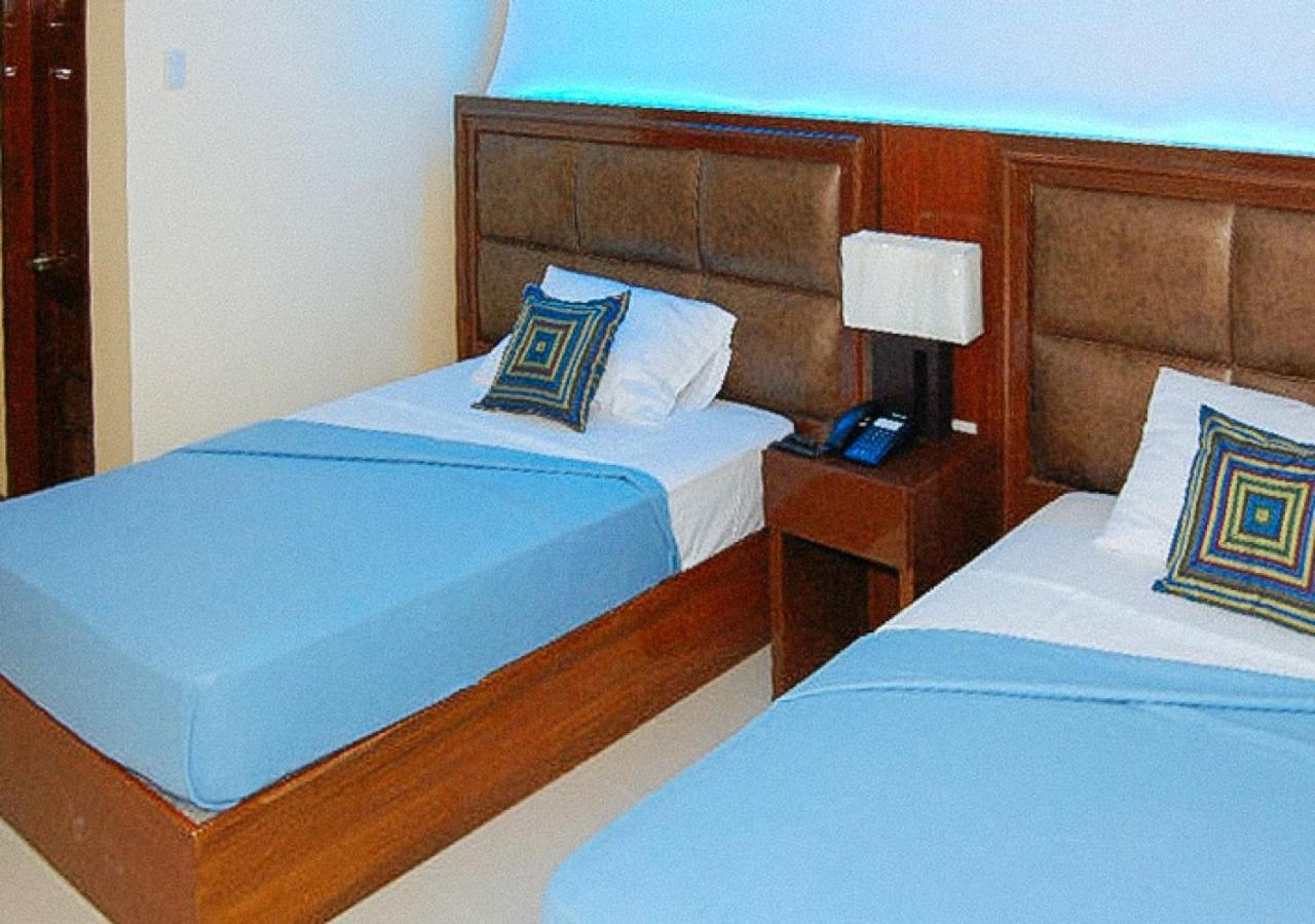 Sky Garden Hotel By Reddoorz Roxas City Room photo
